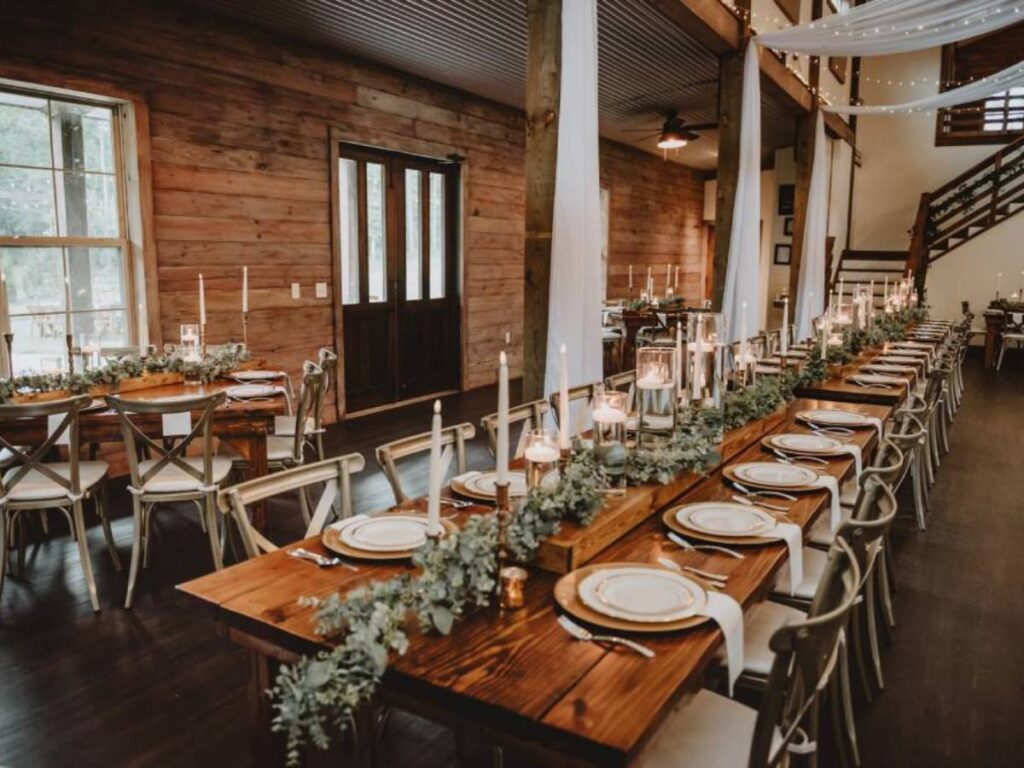 the-appeal-of-rustic-chair-in-event-design.